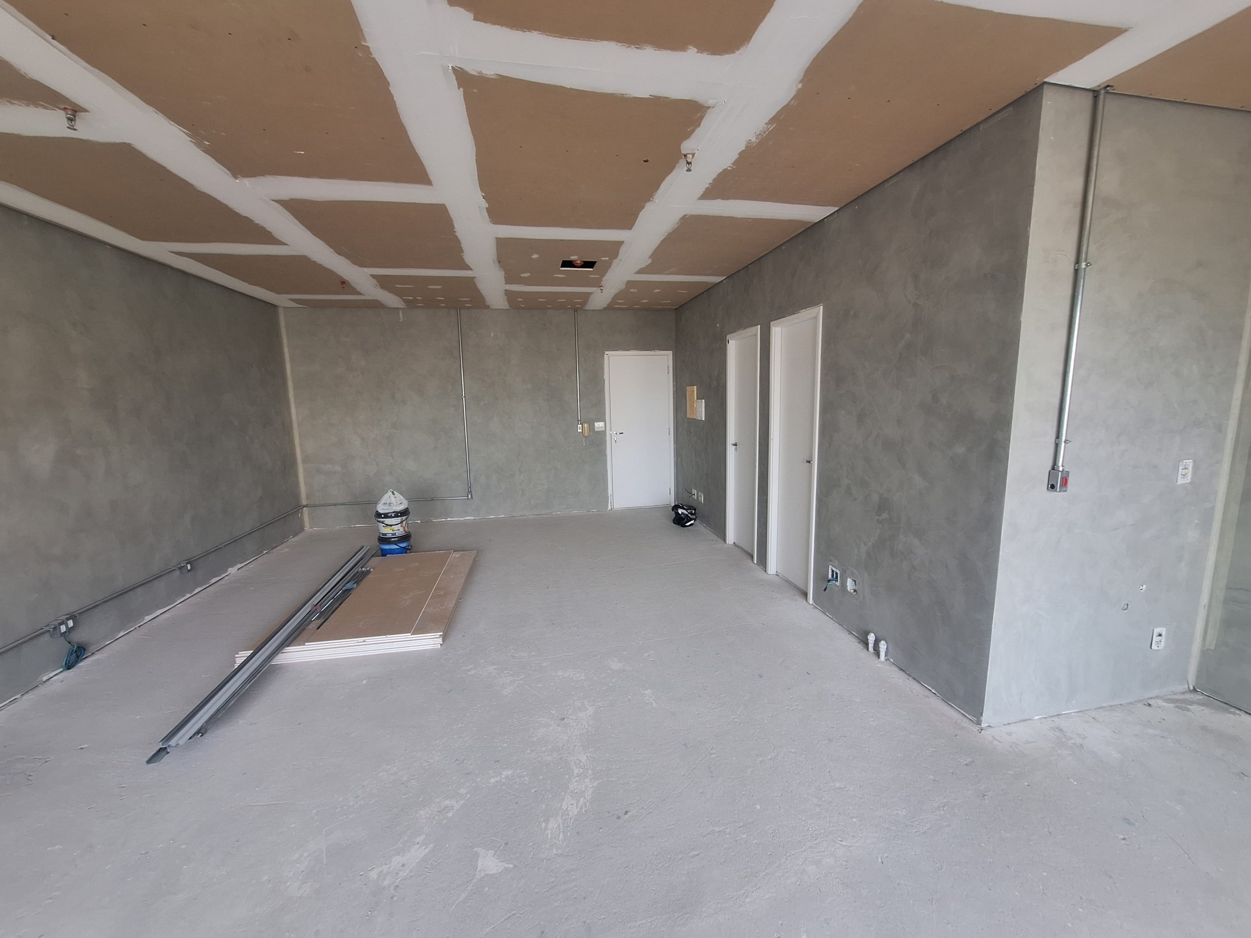 Alpha Offices – Sala 1707 – T. City
